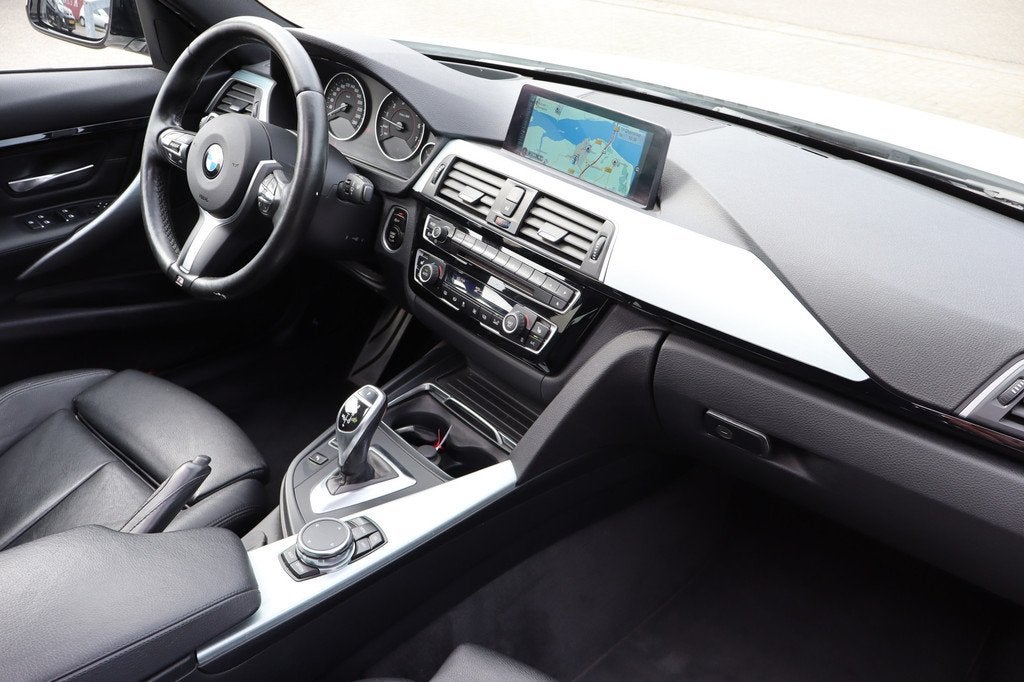 BMW 3 Serie Touring 340i xDrive Centennial High Executive M, Auto's, BMW, 12 maanden, 1655 kg, Wit, Leder