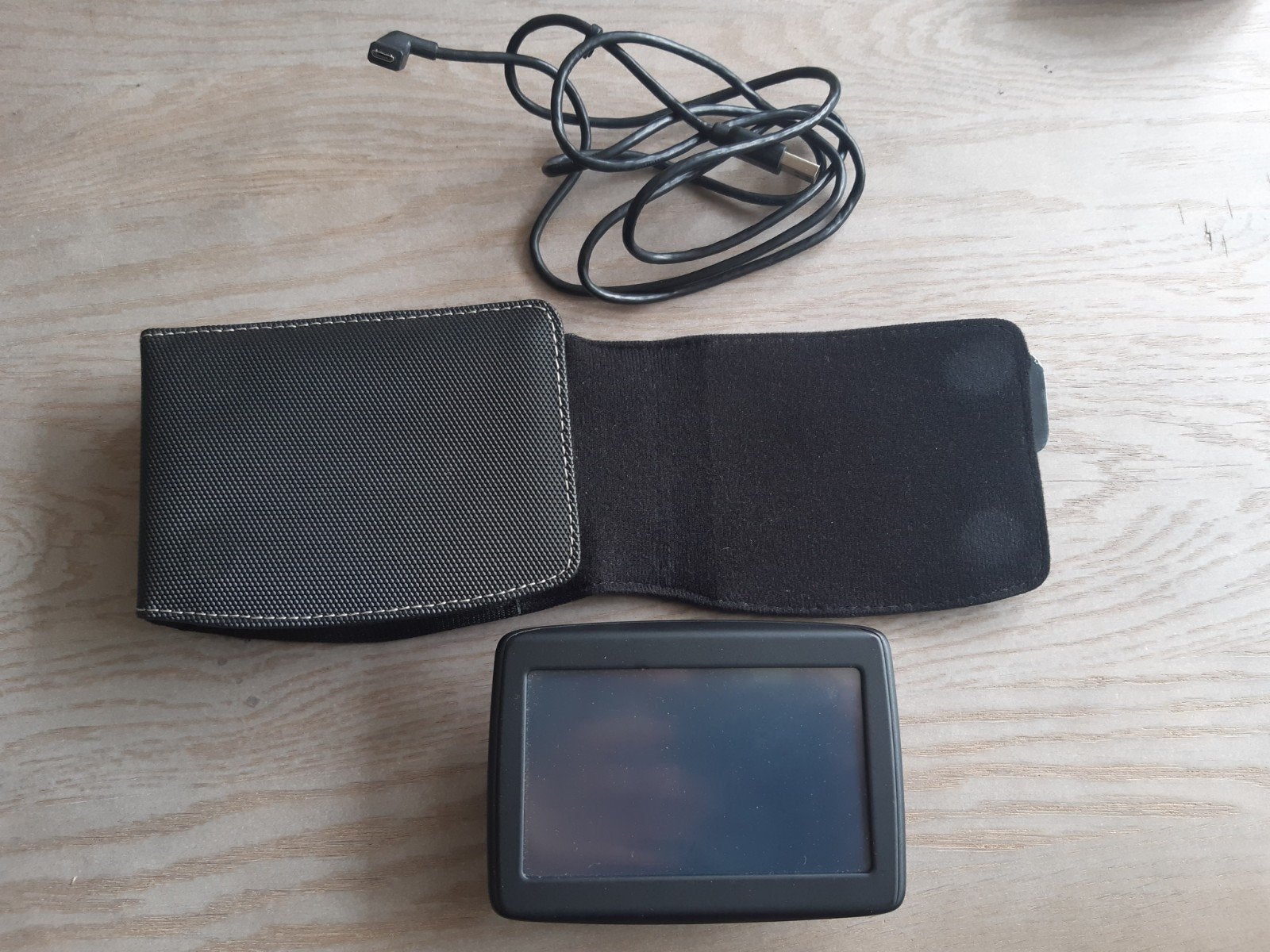 Tomtom model 4EN42 Z1230, met hoesje, Auto diversen, Autonavigatie, Ophalen of Verzenden, Gebruikt