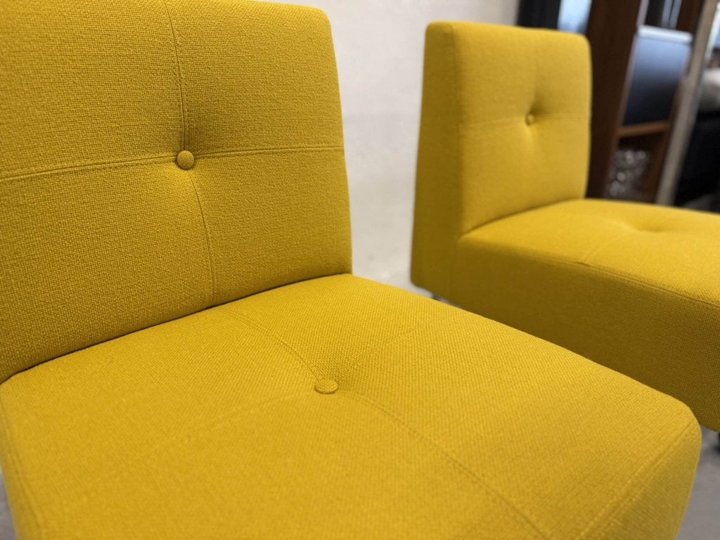 2 Nieuw Gelderland 7714 Knopenstoelen geel stof wiel stoel, Huis en Inrichting, Twee, Overige kleuren, Nieuw, Industrieweg 15