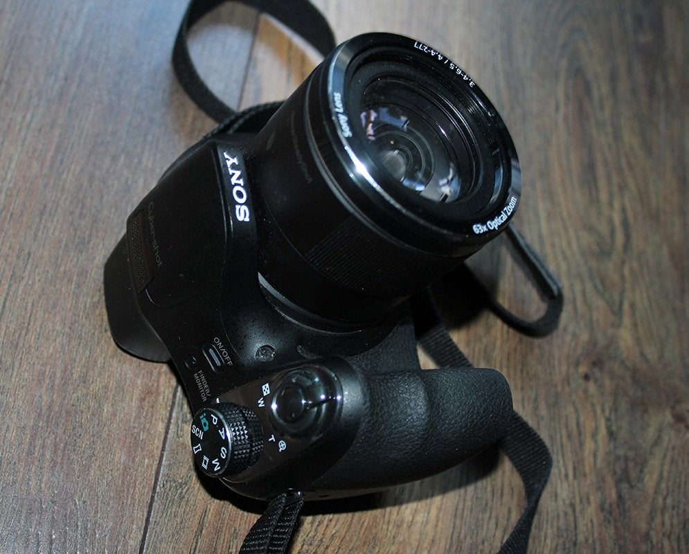 Mooie complete Sony Cyber-shot DSC-H400 bridgecamera., Beeldstabilisatie, Accu, Refurbished, Ophalen of Verzenden