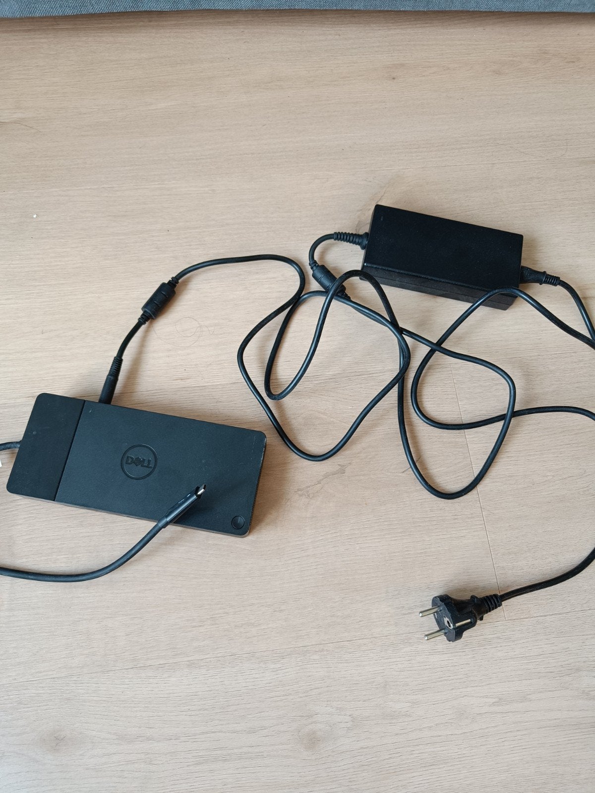 Dell WD19TB Thunderbolt Docking Station met 180W voeding, Computers en Software, Ophalen of Verzenden, Dell, Docking station, Gebruikt