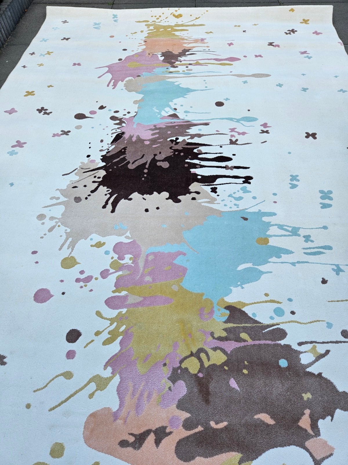 Modern vloerkleed 6m2 met verfspatten design, Ophalen, Modern, Abstract, Verfspatten, 200 cm of meer, Zo goed als nieuw