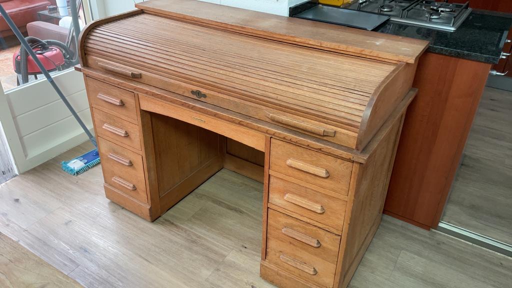 Rol bureau breed 137cm, diep 66cm  en 98cm hoog, Antiek en Kunst, Ophalen of Verzenden