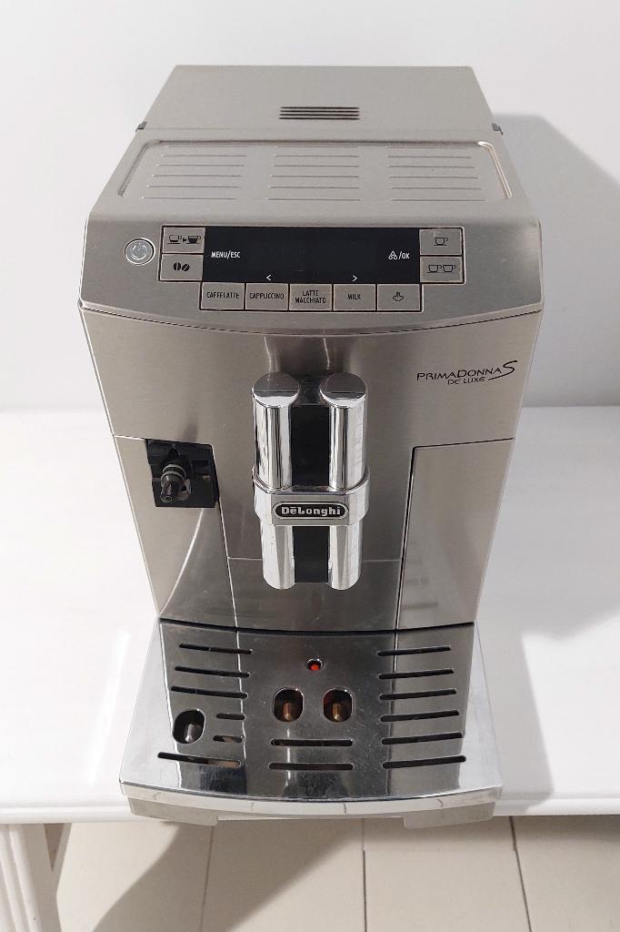 DeLonghi RVS PrimaDonna S De Luxe - Volautomatisch espresso, Witgoed en Apparatuur, Koffiezetapparaten, Gebruikt, Gemalen koffie