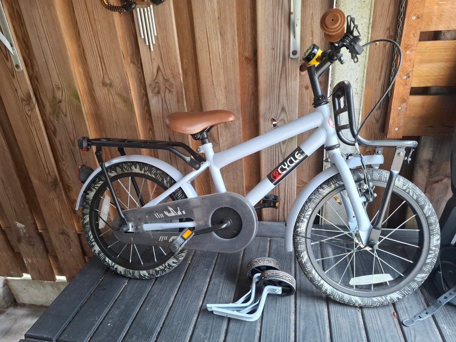 Kinderfiets 16 inch met zijwieltjes - Zo goed als nieuw, Ophalen, Terugtraprem, Zijwieltjes, 16 tot 20 inch