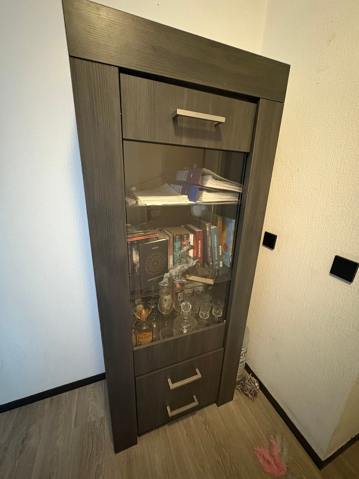 Vitrine kast, Ophalen, 50 tot 100 cm, Zo goed als nieuw, 150 tot 200 cm