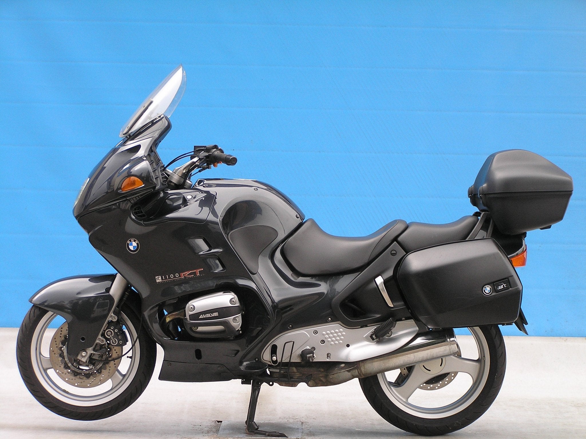 BMW R1100RT (bj 1999), BMW group Nederland B.V., Contactus@bmw-motorrad.nl, Einsteinstraat 5
2289CC  Rijswijk, NL, Toermotor