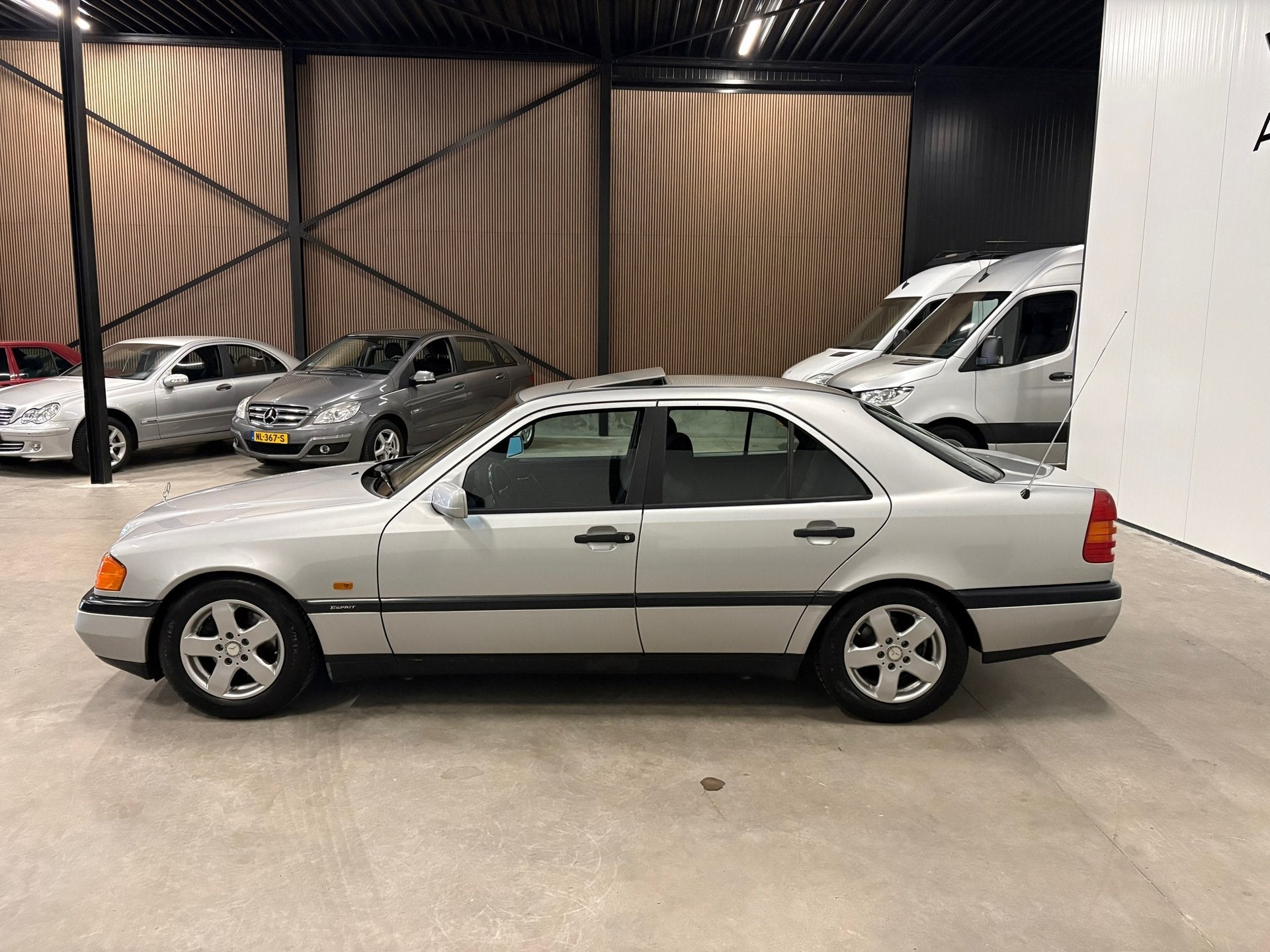 Mercedes-Benz C-klasse 180 Esprit Automaat W202 Schuifdak, Automaat, Gebruikt, Zwart, 4 cilinders