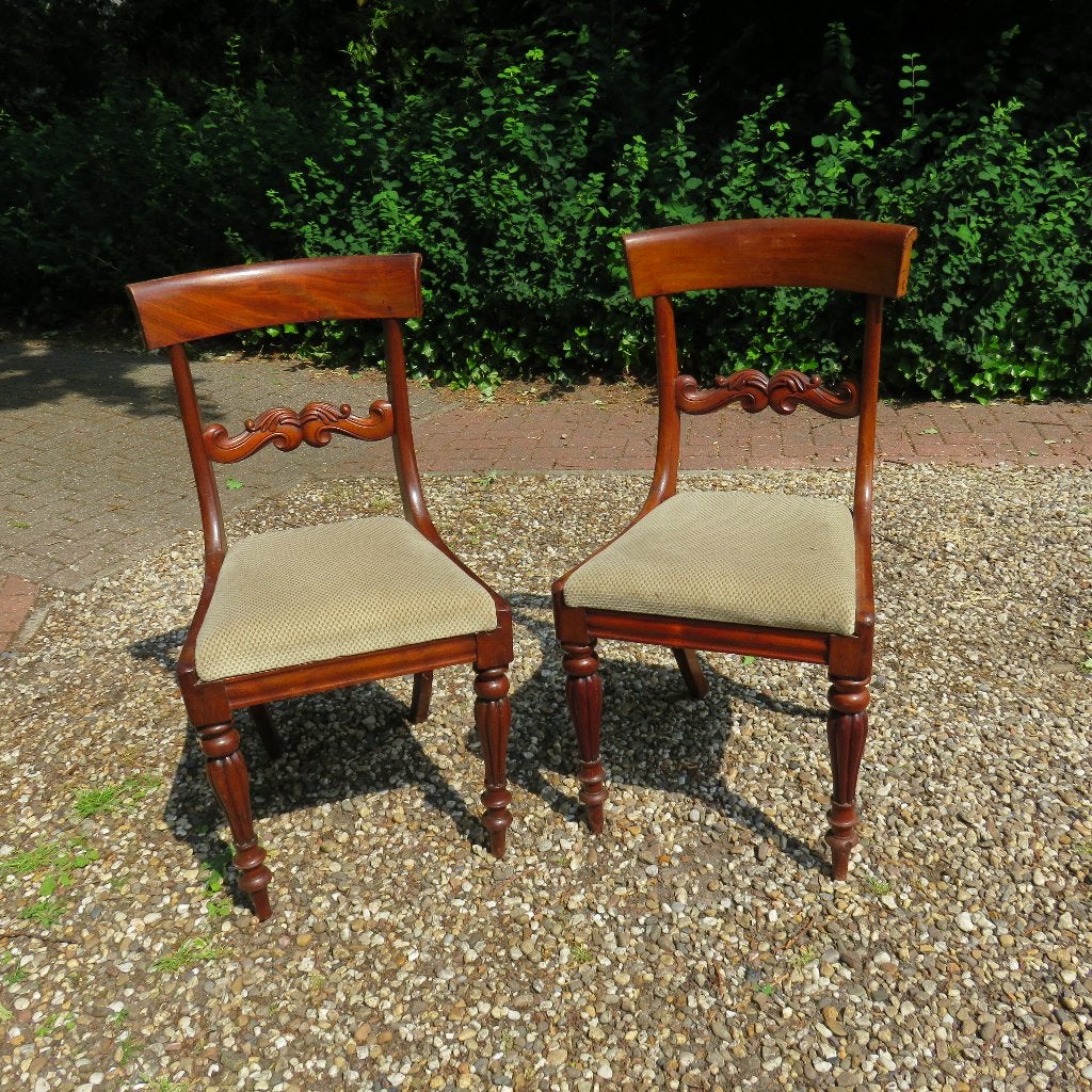 2 Oude Biedermeier, stijl mahonie houten eetkamer stoelen., Antiek en Kunst, Ophalen