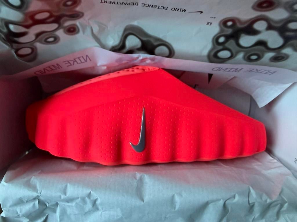 Nike Mind 001 Slide Solar Red - Maat 41, Slippers, Nieuw, Ophalen of Verzenden, Rood
