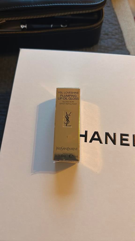 Ysl loveshine plumping lip oil gloss NIEUW, Ophalen of Verzenden, Zo goed als nieuw