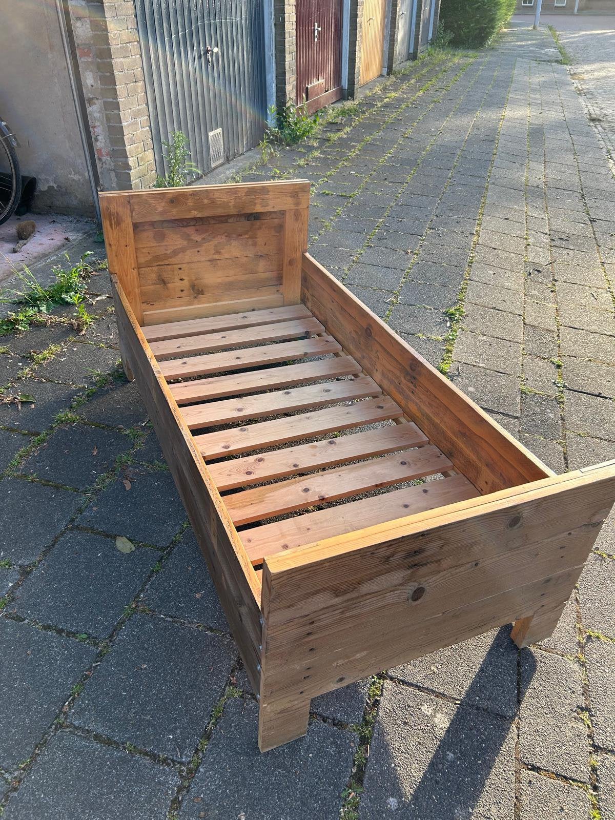 Kinderbed junior sloophout. Matrasmaat 70x150, Ophalen, Zo goed als nieuw, 140 tot 160 cm, 70 tot 85 cm