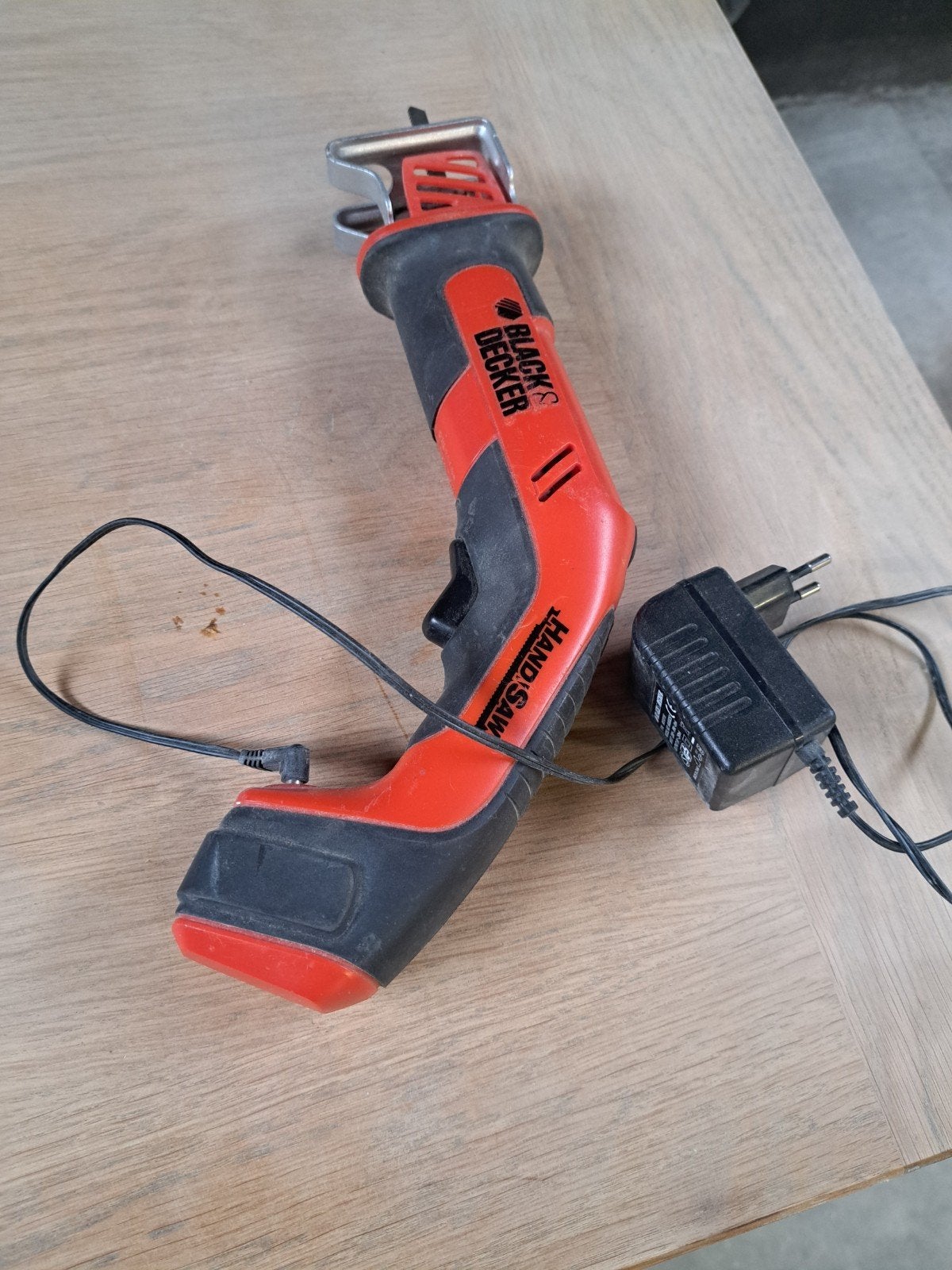 Black & Decker Handsaw - Compacte Reciprozaag, Minder dan 30 mm, Gebruikt, Ophalen of Verzenden, Black & Decker