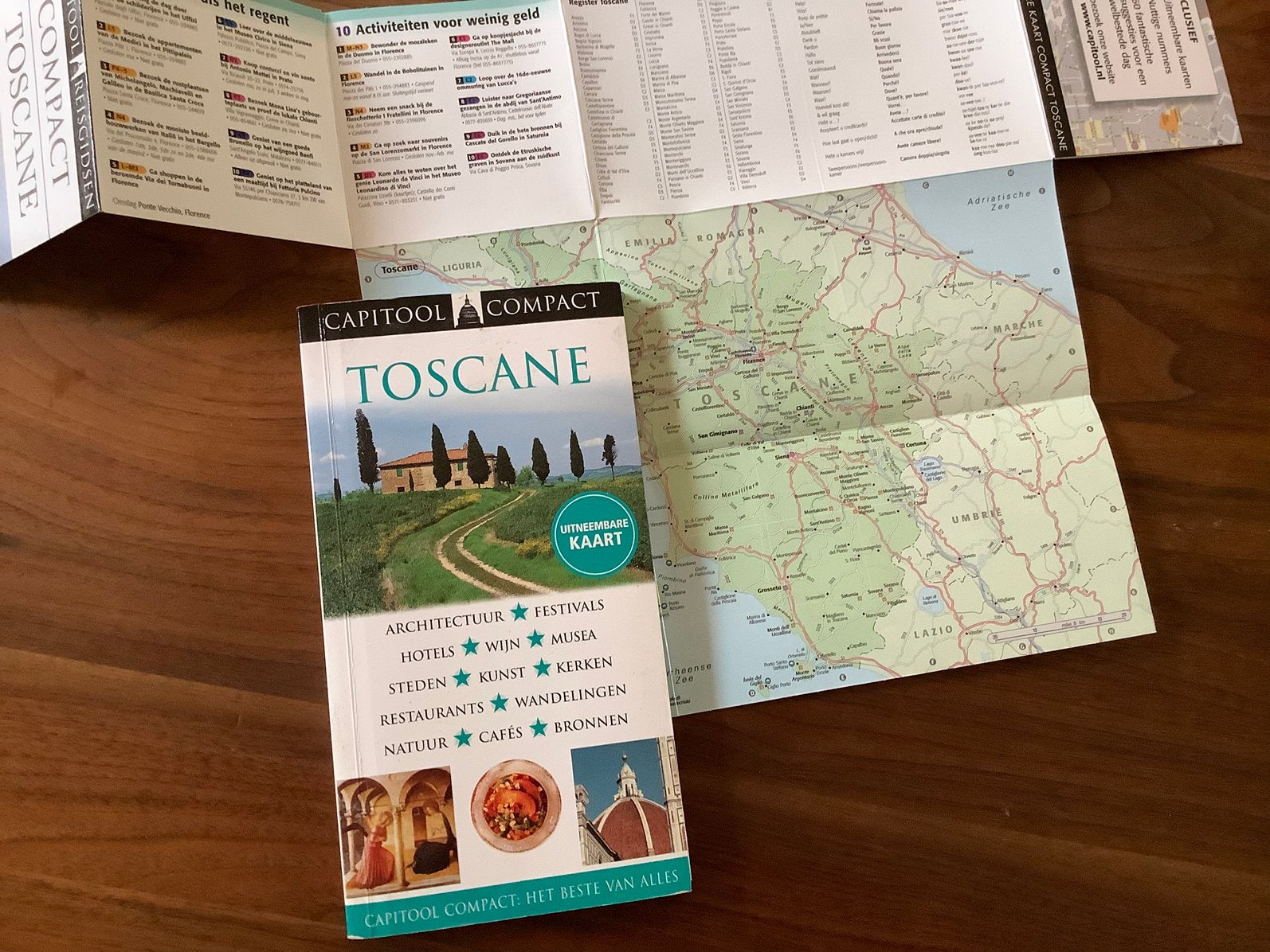 Toscane Italie Capitool Top10 reisgids + kaart, Capitool, Europa, Ophalen of Verzenden, Zo goed als nieuw