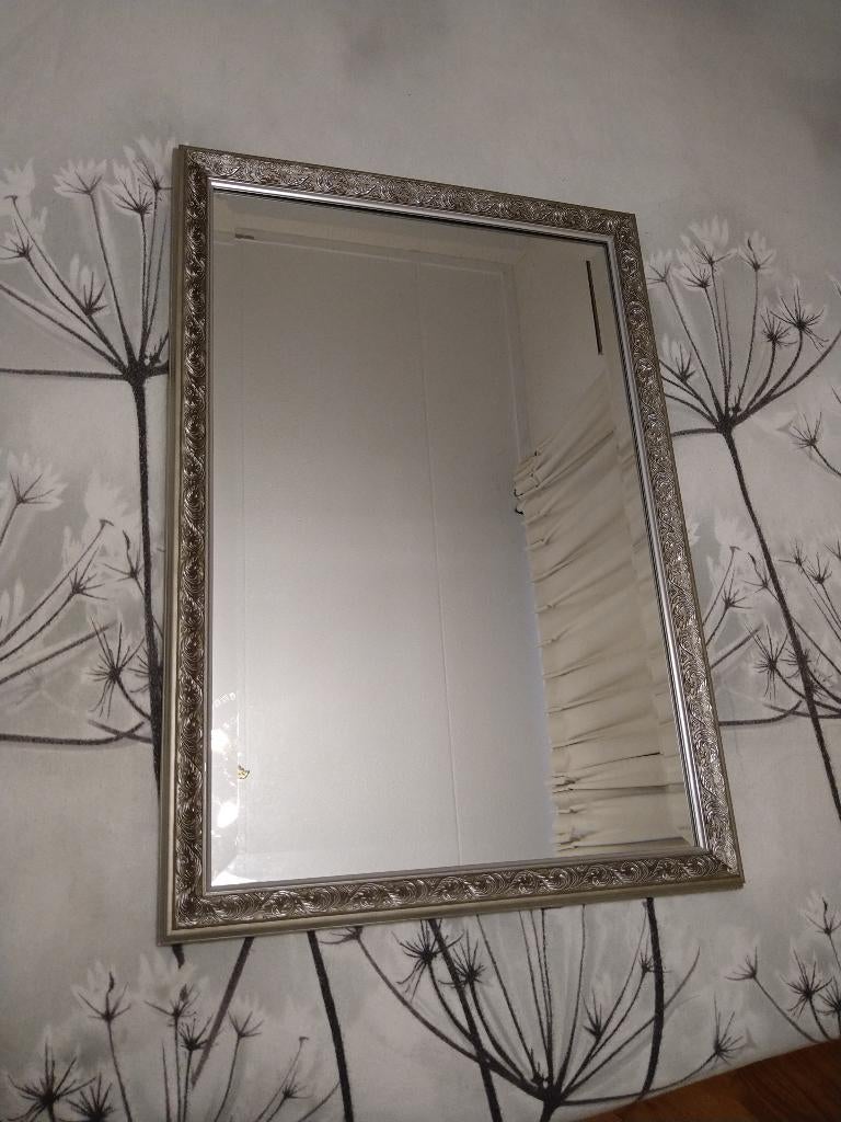nieuwe in facet geslepen spiegel met zilverkleurige rand, Huis en Inrichting, Woonaccessoires | Spiegels, Ophalen, Minder dan 50 cm