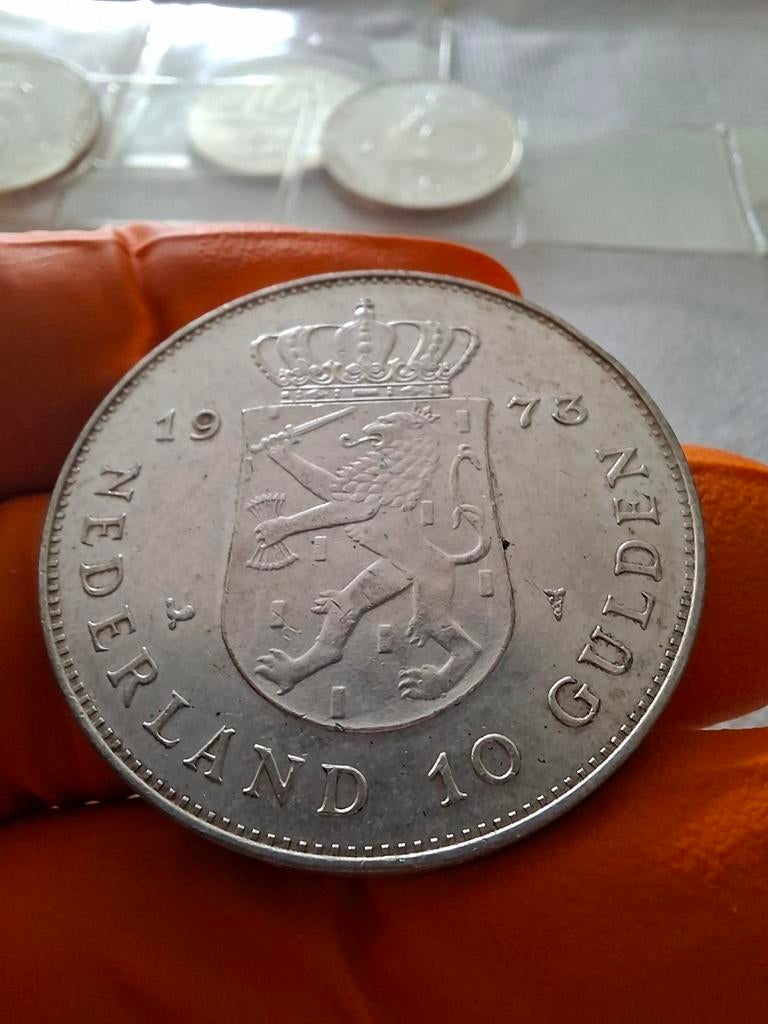 Zilveren 10 Gulden Munt Juliana 1973, Koningin Juliana, Zilver, Ophalen of Verzenden, Losse munt
