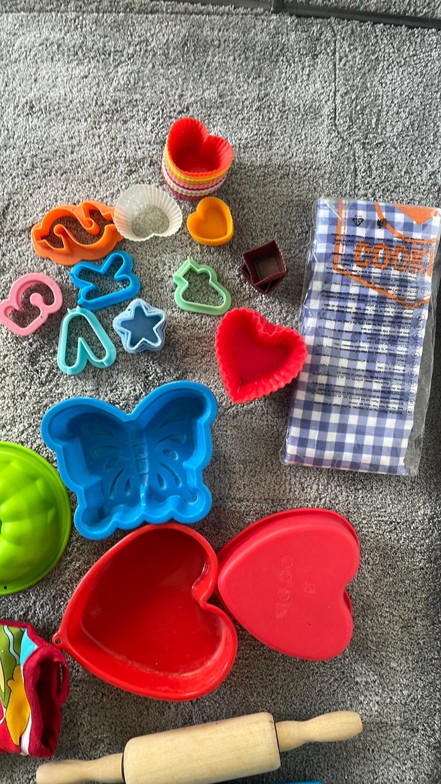 verse siliconen bakvormen, schort, 7 euro voor alles, Ophalen of Verzenden, Zo goed als nieuw, Taarten of Cupcakes, Bakvorm