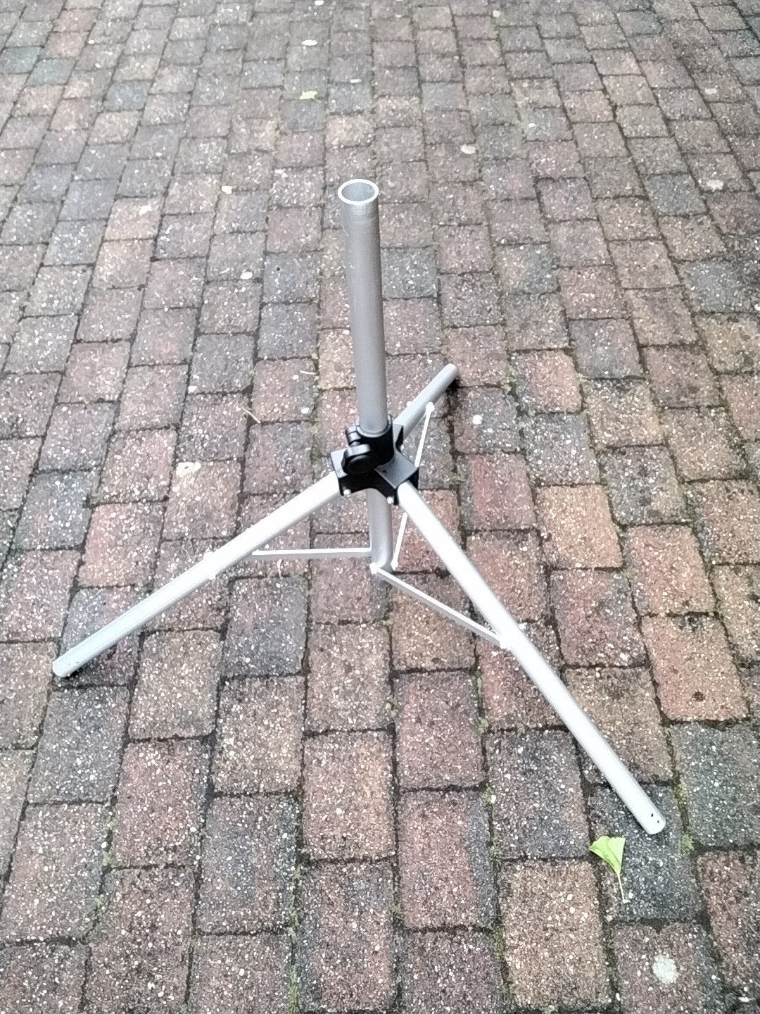 Camp site statief, Ophalen of Verzenden, Zo goed als nieuw, (Schotel)antenne-accessoires, Overige merken