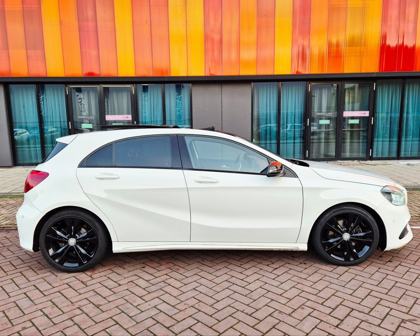 Foto 2 van Mercedes-Benz A-Klasse A160 met 180pk