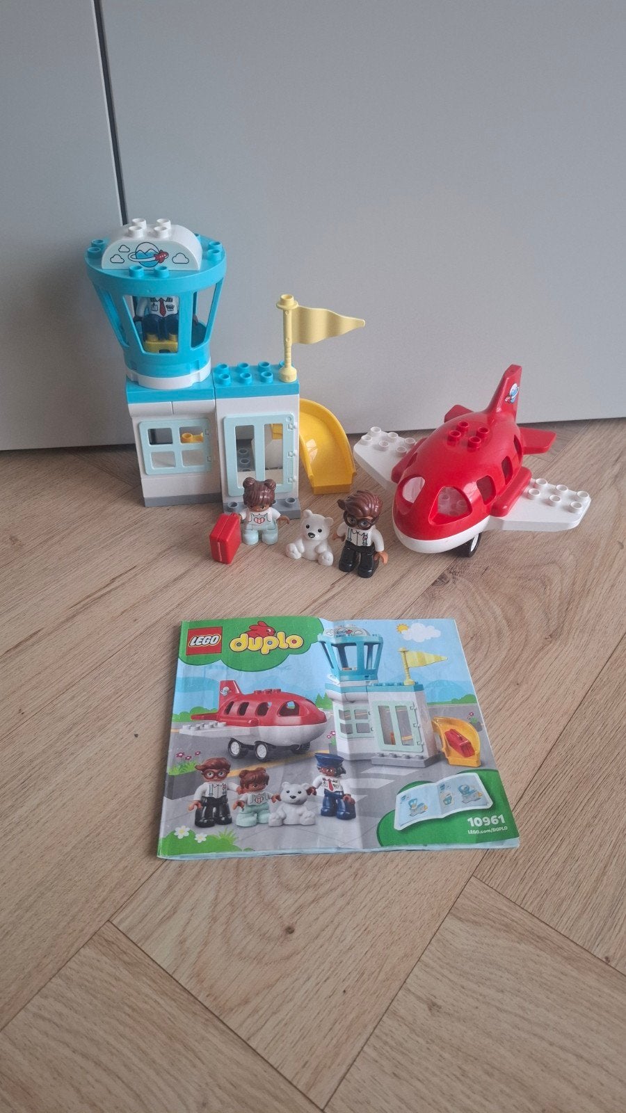 Duplo 10961 Vliegveld compleet met instructies, Gebruikt, Ophalen of Verzenden, Complete set, Inclusief instructies