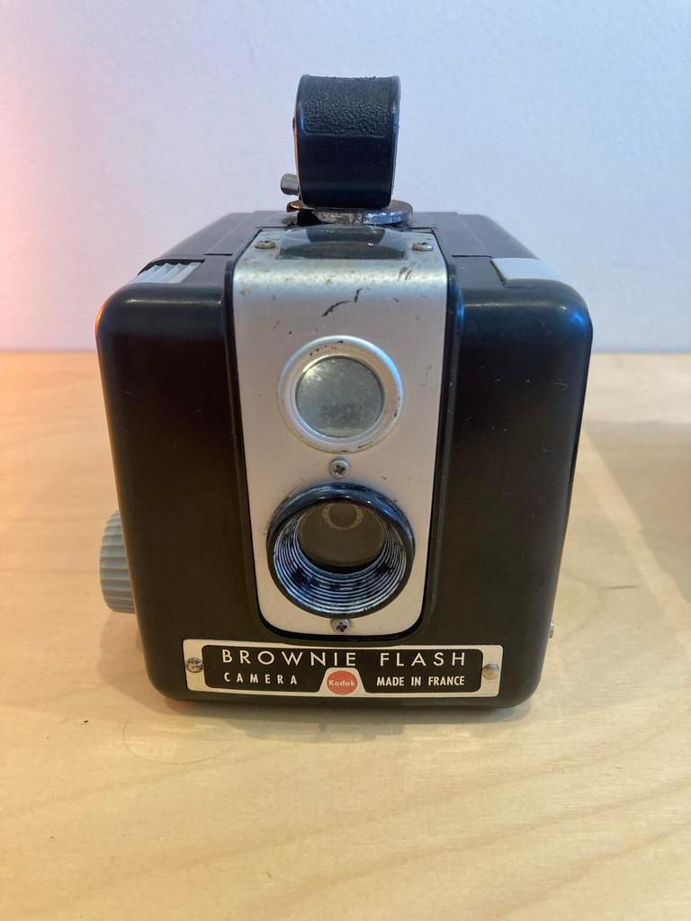 Vintage Kodak Brownie Flash Camera Bakeliet, Ophalen of Verzenden, Zo goed als nieuw, Compact, Kodak