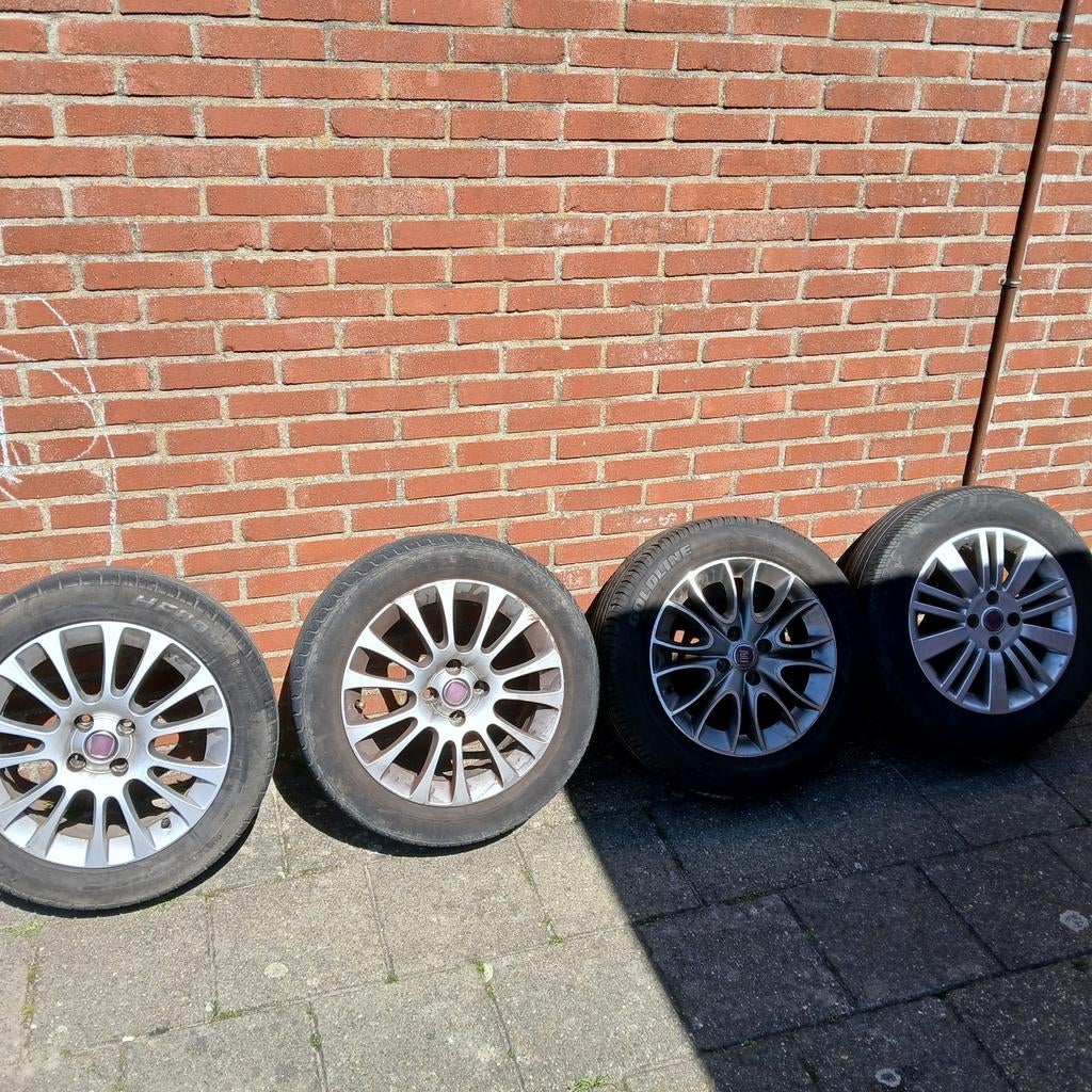 Set Fiat nog in goede staat banden op velg, Ophalen of Verzenden