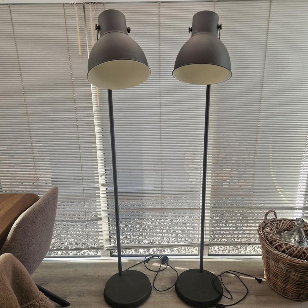 Set van 2 grijze vloerlampen staande lampen, Huis en Inrichting, Ophalen of Verzenden, Zo goed als nieuw, Metaal, 150 tot 200 cm