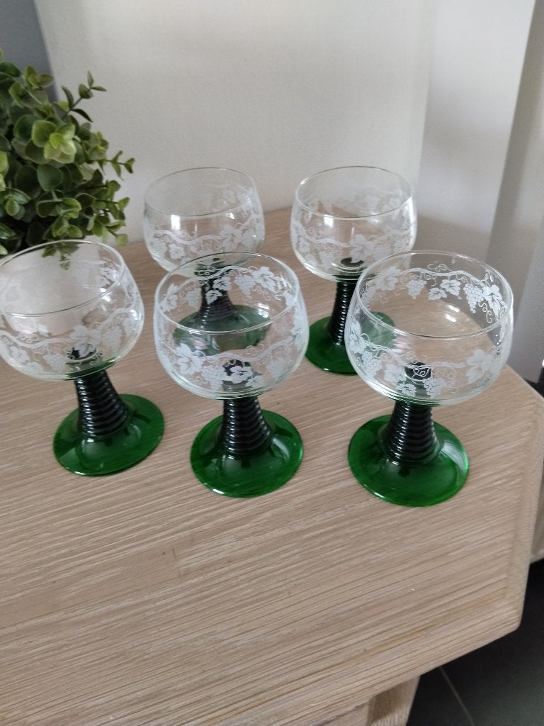 5 vintage Luminarc wijnglazen op voet, Verzamelen, Glas en Borrelglaasjes, Ophalen of Verzenden, Zo goed als nieuw, Overige typen
