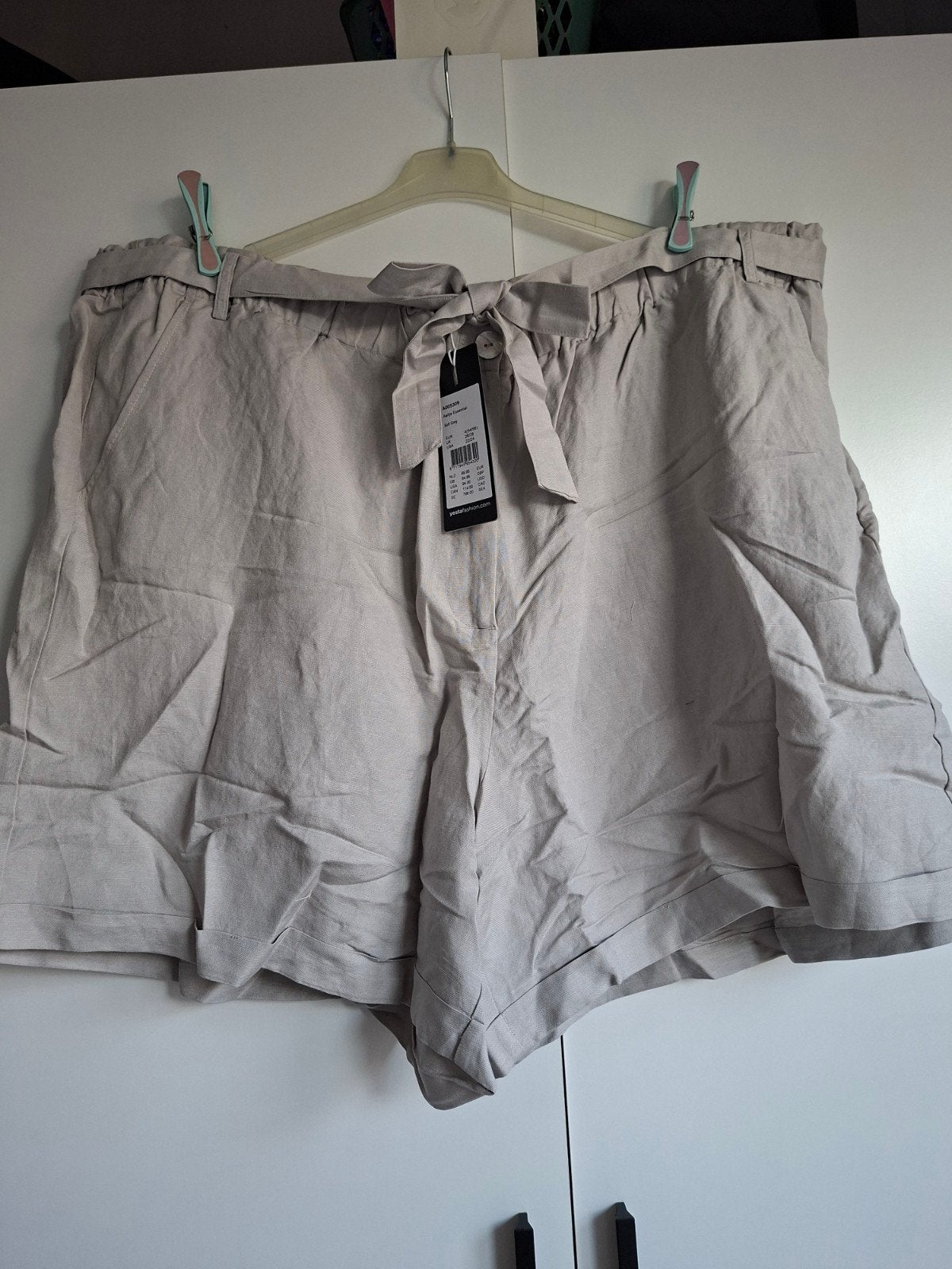 Nieuwe grijze Yesta Shorts maat 54/56, Ophalen of Verzenden, Grijs, Broek of Spijkerbroek, Nieuw