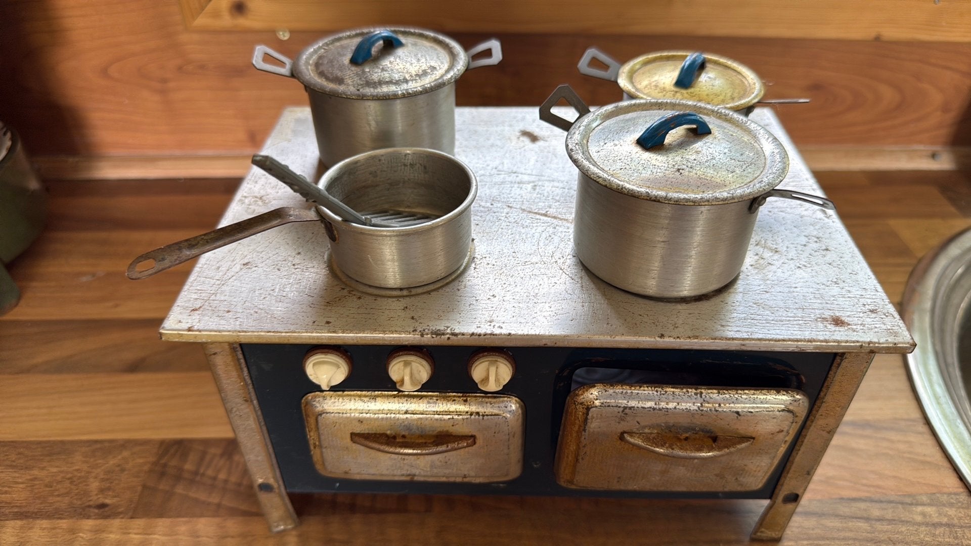 Vintage kinderfornuisje met pannenset, Ophalen of Verzenden, Gebruikt, Jongen of Meisje