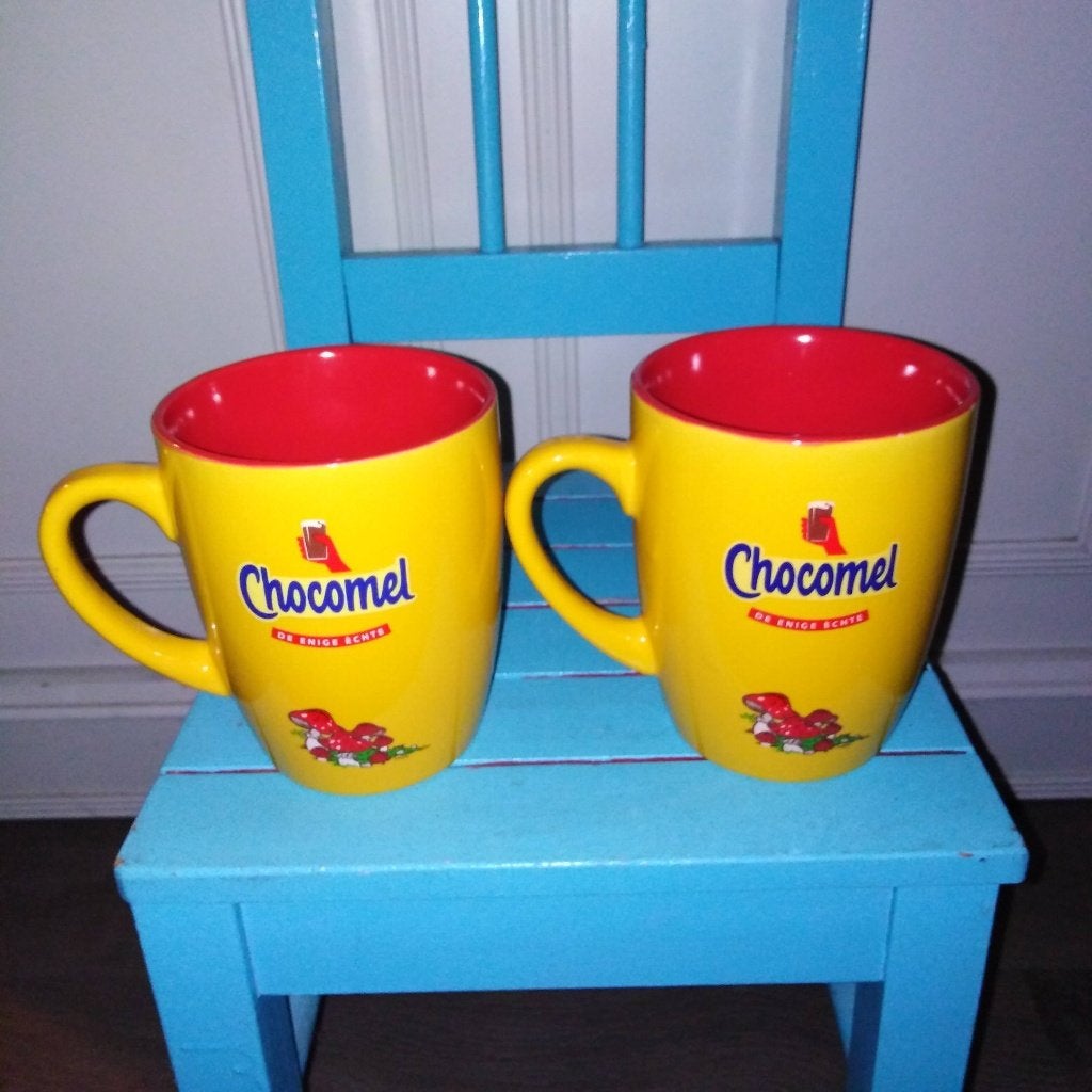 Efteling grote Chocomel mokken 2x roodkapje 1x sprookjesboom, Verzamelen, Ophalen, Gebruikt, Gebruiksvoorwerp