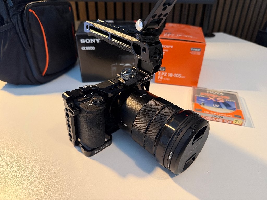 Sony A6600 + 18-105mm f4 + veel accessoires (270 clicks), Ophalen of Verzenden, Zo goed als nieuw, Sony, 8 keer of meer
