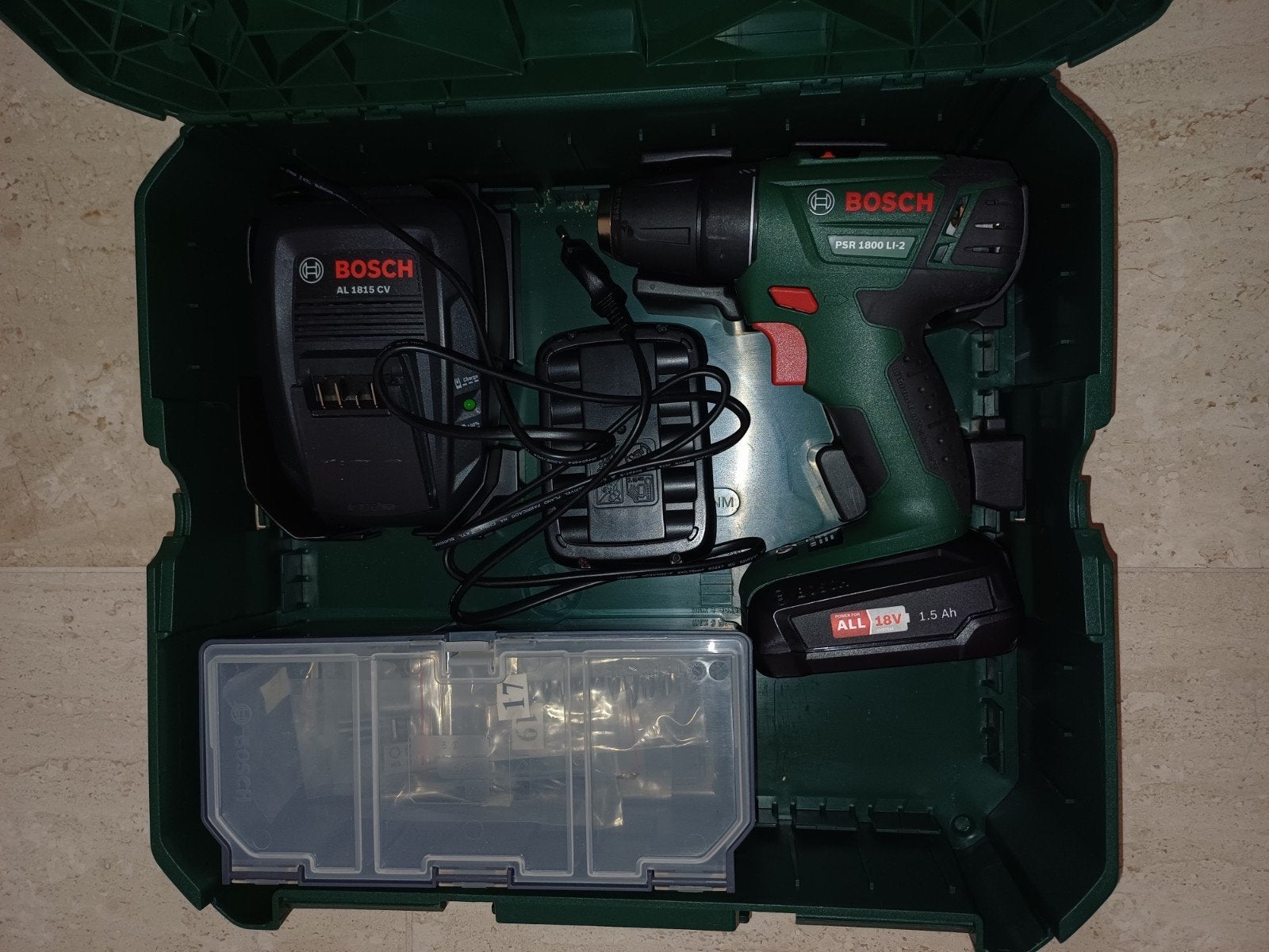 Bosch PSR 1800 LI-2 Accuboormachine met accessoires, Variabele snelheid, Ophalen of Verzenden, Minder dan 400 watt, Zo goed als nieuw