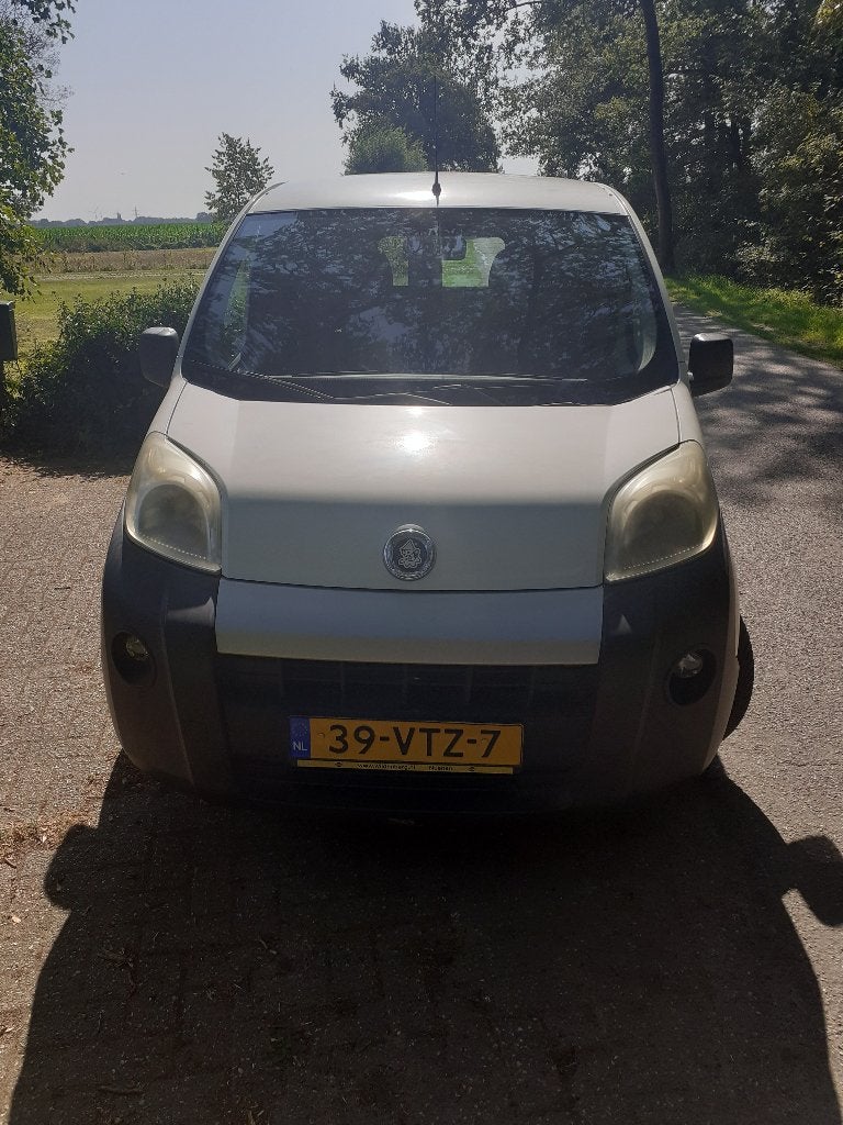 Fiat Fiorino 1.3 MJ SX 2008 210.000 km schuifdeur trekhaak, Auto's, Voorwielaandrijving, Stof, 600 kg, Zwart