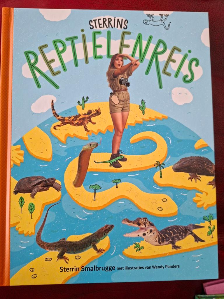 Sterrin's Reptielenreis - Avontuurlijk kinderboek, Ophalen of Verzenden, Zo goed als nieuw, Sterrin Smalbrugge