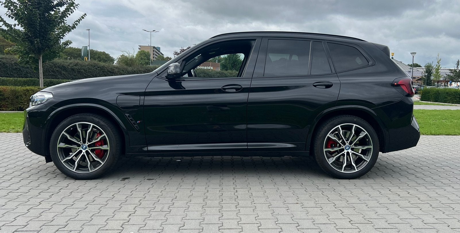 Bmw X3 30e FACELIFT-BMW Premium Select Garantie-SOH97%-Laser, Automaat, Zwart, 4 cilinders, Zwart