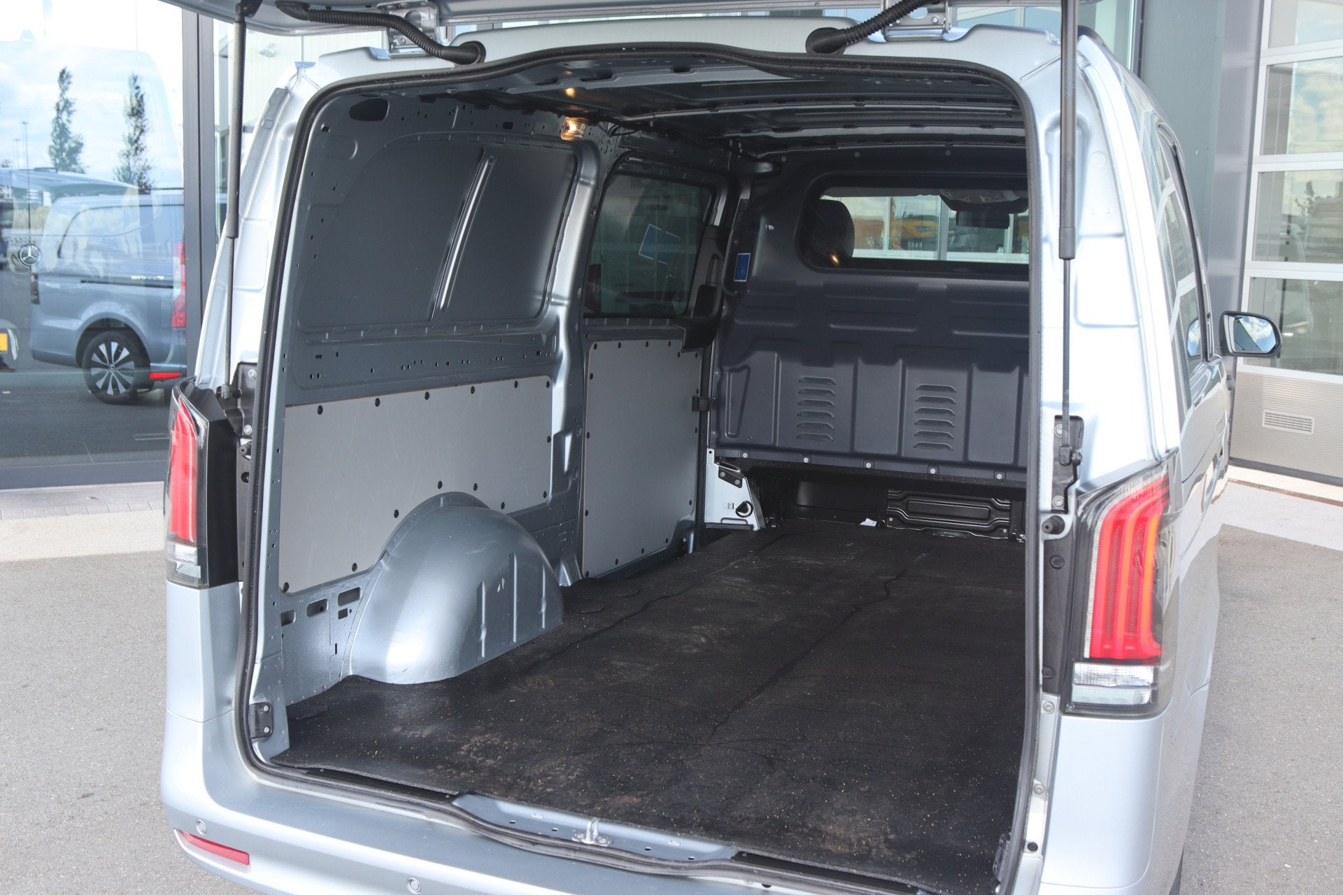 Mercedes-Benz Vito 119 CDI Aut. L3 |NAVI AIRCO/MBUX/2X SCHUI, Auto's, Automaat, Euro 6, 2500 kg, Bedrijf