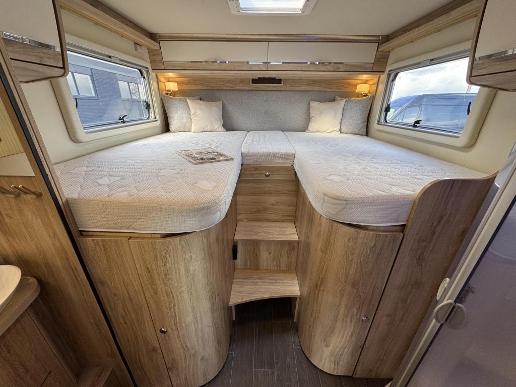 Eura Mobil Integra Line 720 EB Automaat Enkele bedden, Caravans en Kamperen, Campers, Automaat, Standaard zit, Kreuznacher Strße 78 55576 Sprendlingen, Duitsland