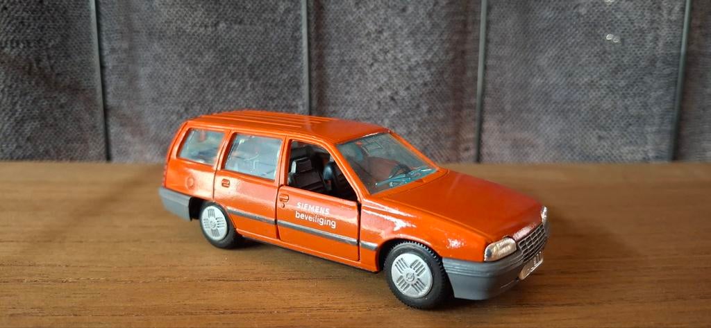 Opel Kadett Gama 1:43, Ophalen of Verzenden, Zo goed als nieuw, Auto