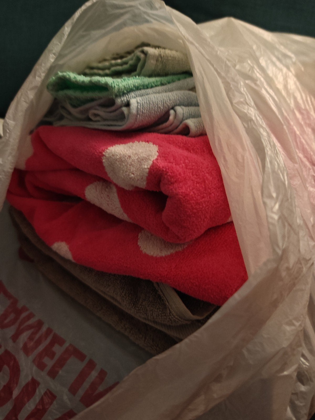Gratis zak met diverse handdoeken, Ophalen, Gebruikt, Meerkleurig, Handdoek