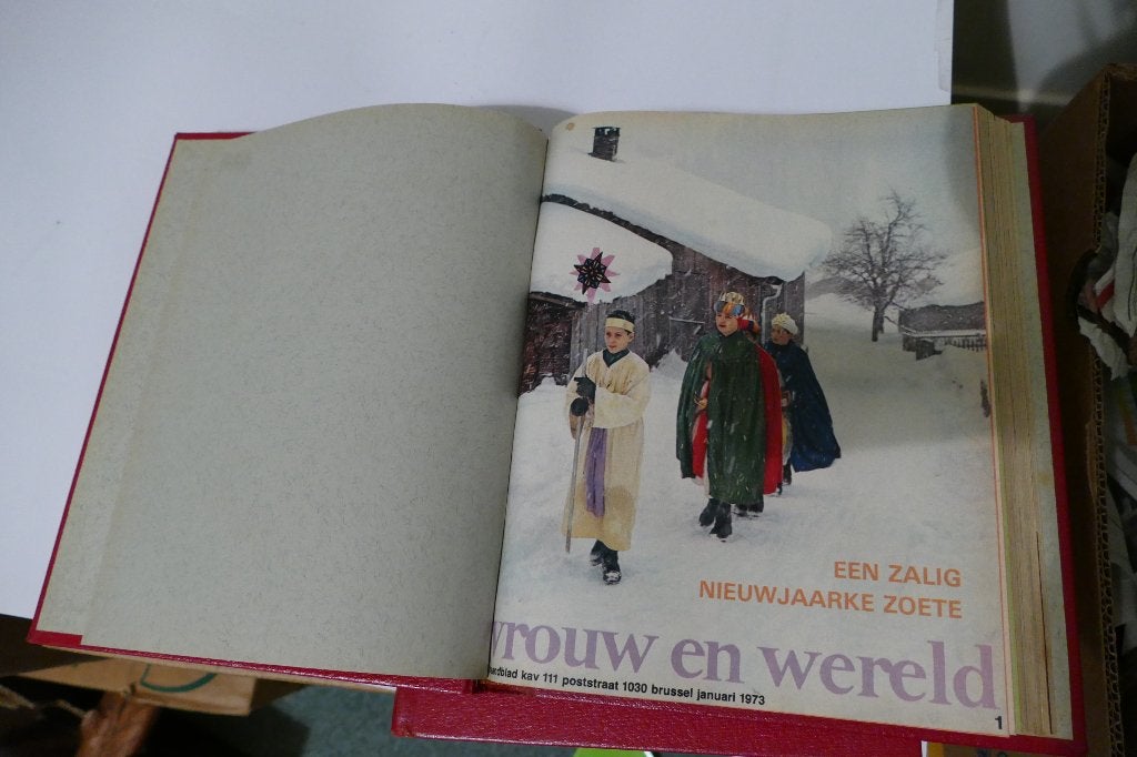 Vrouw en wereld, Boeken, Tijdschriften en Kranten, Ophalen of Verzenden, Gelezen