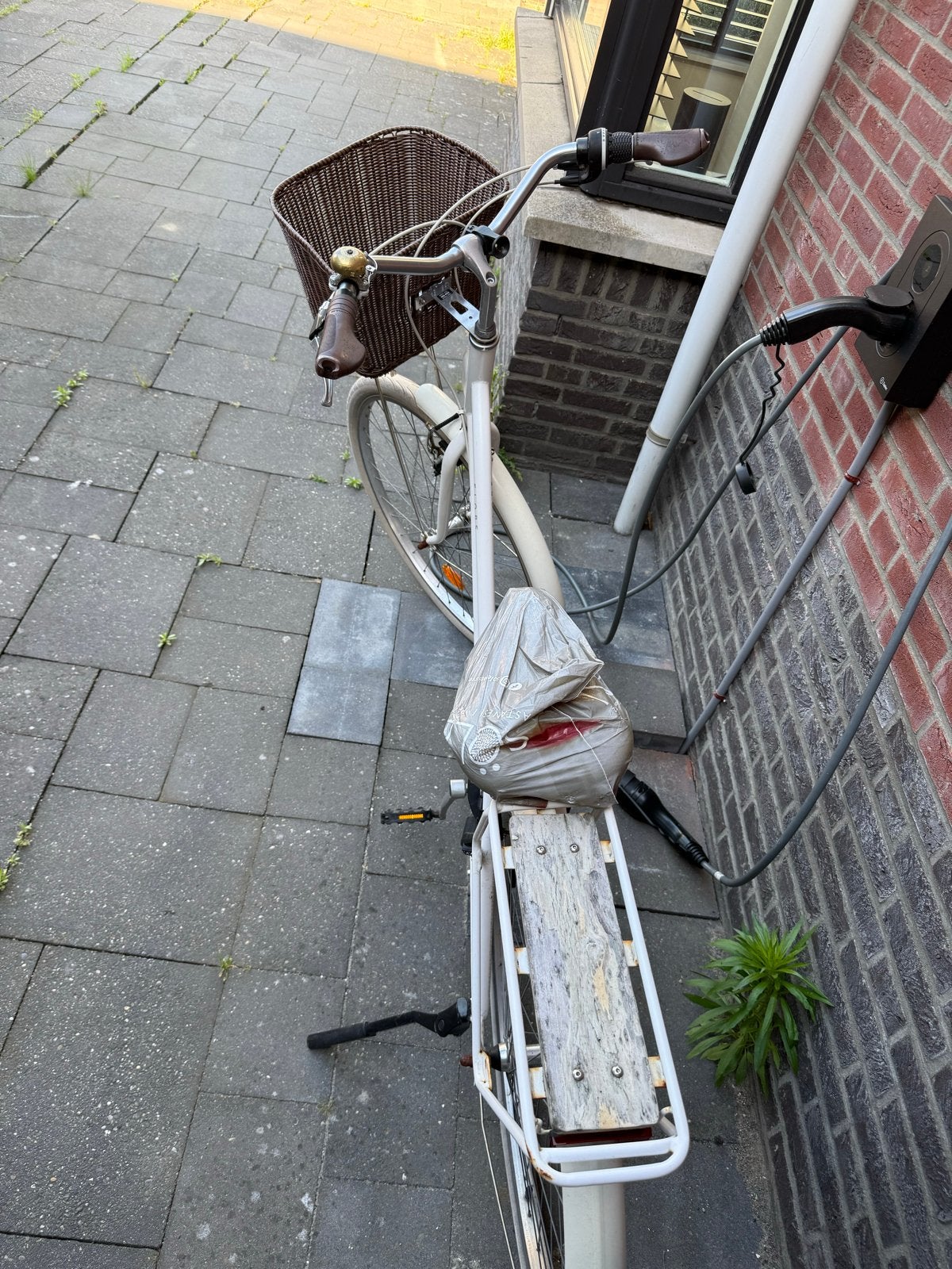 Witte damesfiets met mandje, Fietsen en Brommers, Ophalen, Gebruikt, Overige merken