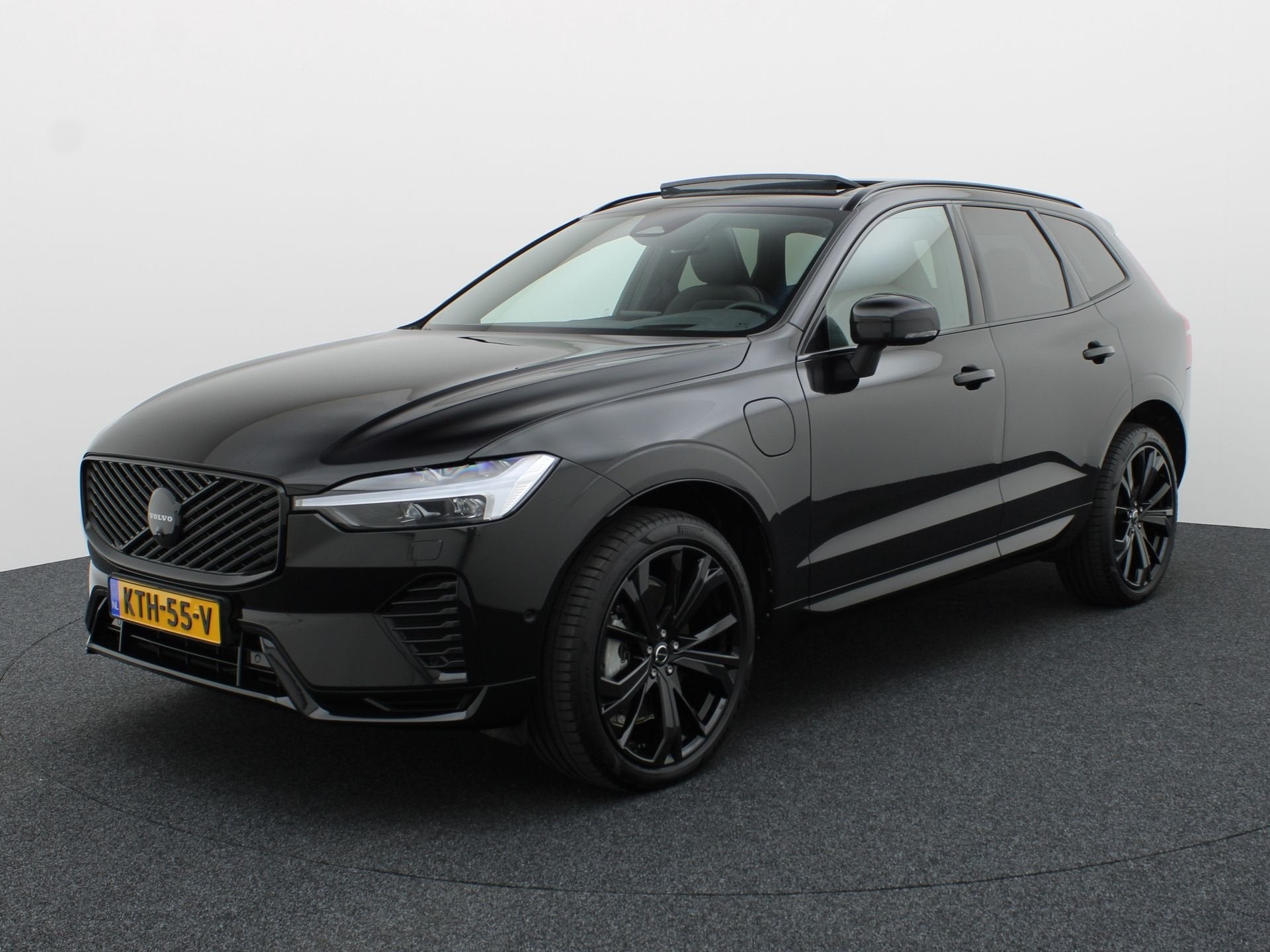 Volvo XC60 2.0 T6 Plug-in hybrid AWD Plus Dark | Trekhaak |, Automaat, 12 maanden, Gebruikt, 4 cilinders