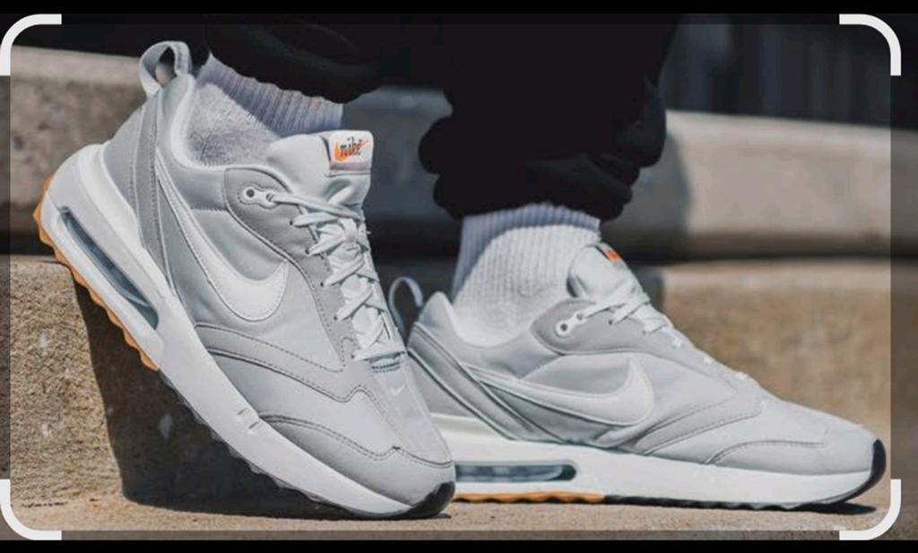 NiKE AIR MAX DAwN 45.5 Cool Grey wolf, Kleding | Heren, Schoenen, Ophalen of Verzenden, Nieuw, Overige kleuren