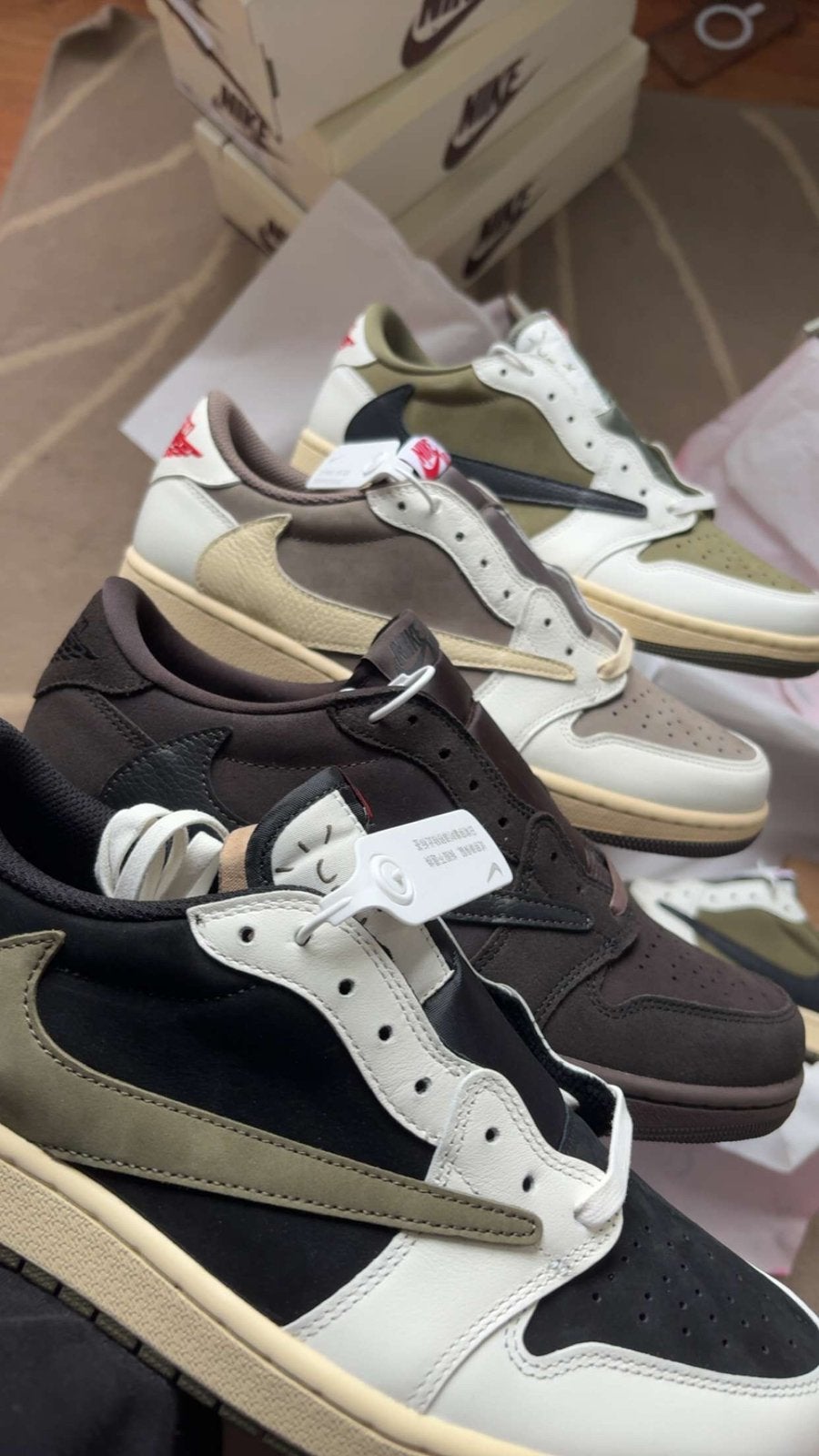 AIR JORDAN 1 LOW TRAVIS SCOTTS | 4 KLEUREN | 42T/M 44️, Ophalen of Verzenden, Nieuw, Overige kleuren, Sneakers of Gympen
