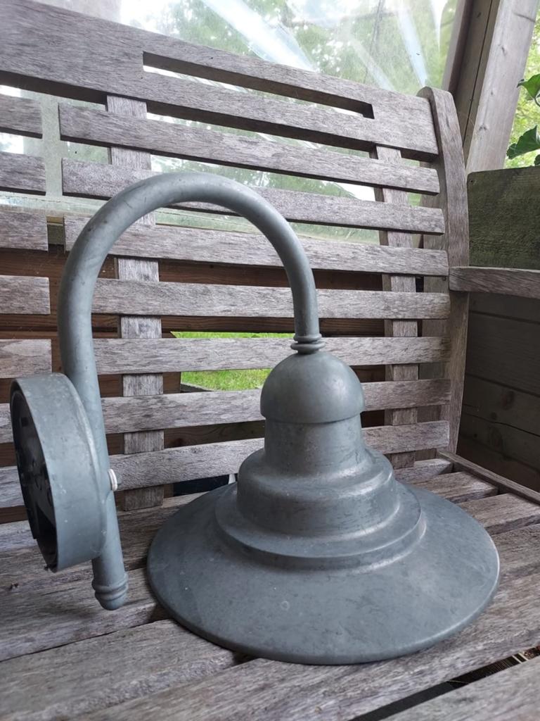 2 buitenlampen, Tuin en Terras, Gebruikt, Wandlamp, Ophalen of Verzenden, Netvoeding
