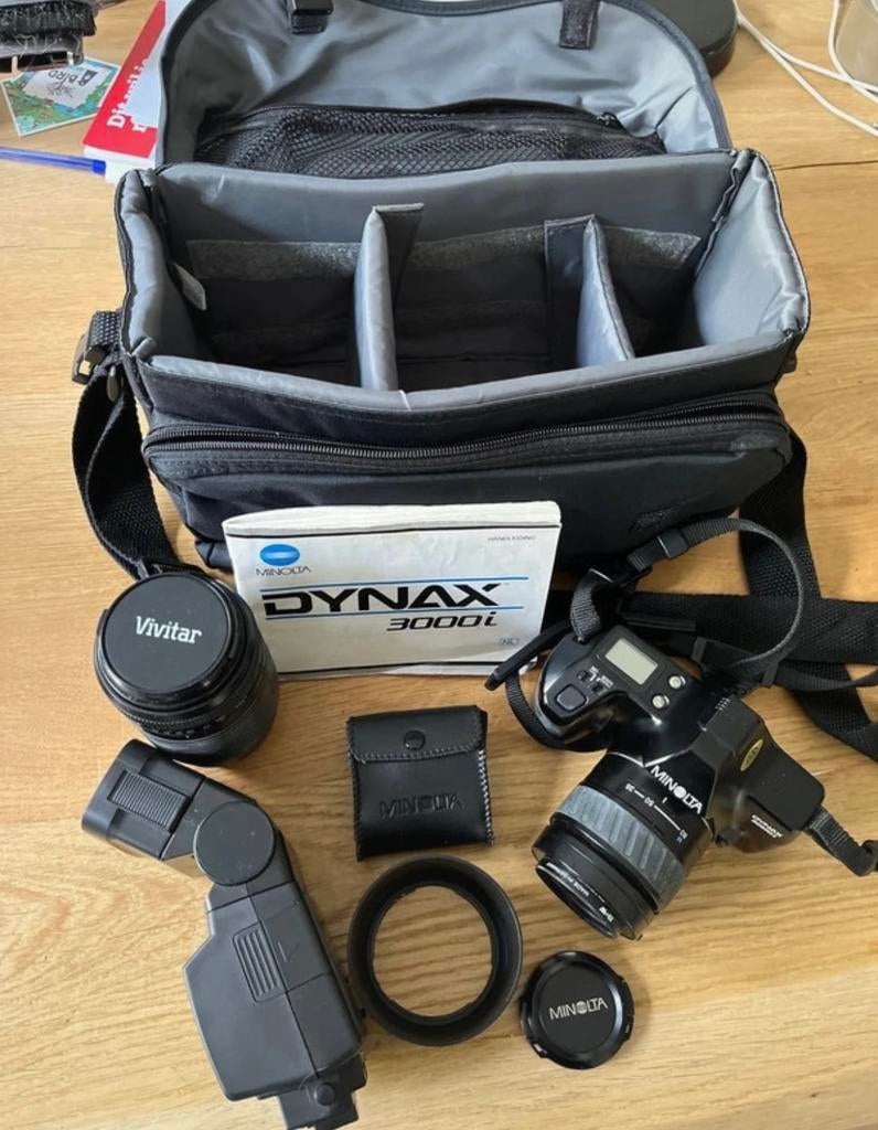 Minolta Dynax 3000i analoge camera met lens en  2 flitsers, Gebruikt, Minolta, Spiegelreflex, Ophalen of Verzenden