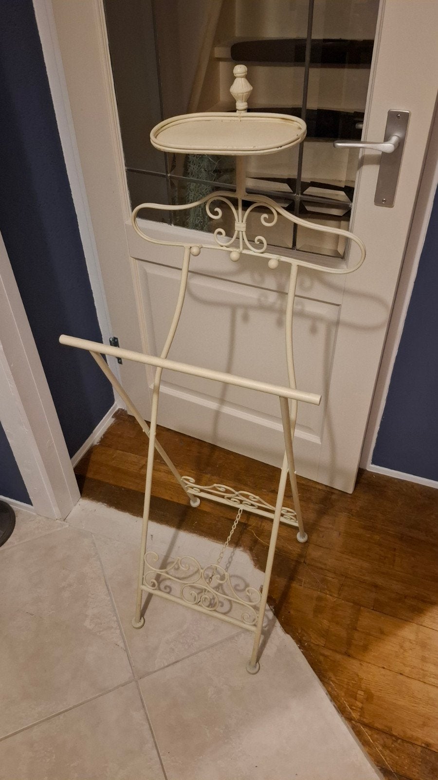 Crèmekleurige metalen kledingknecht / kapstok, Ophalen, 100 tot 150 cm, Zo goed als nieuw, Metaal