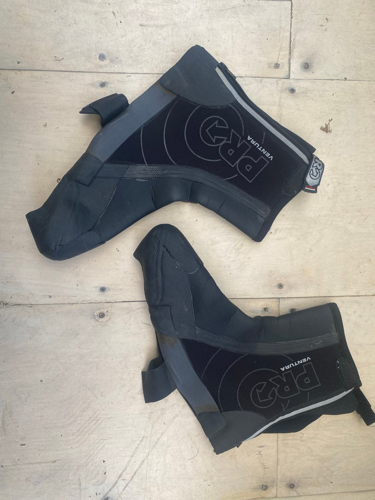 PRO Ventura overschoenen maat 44/45, Ophalen, Gebruikt
