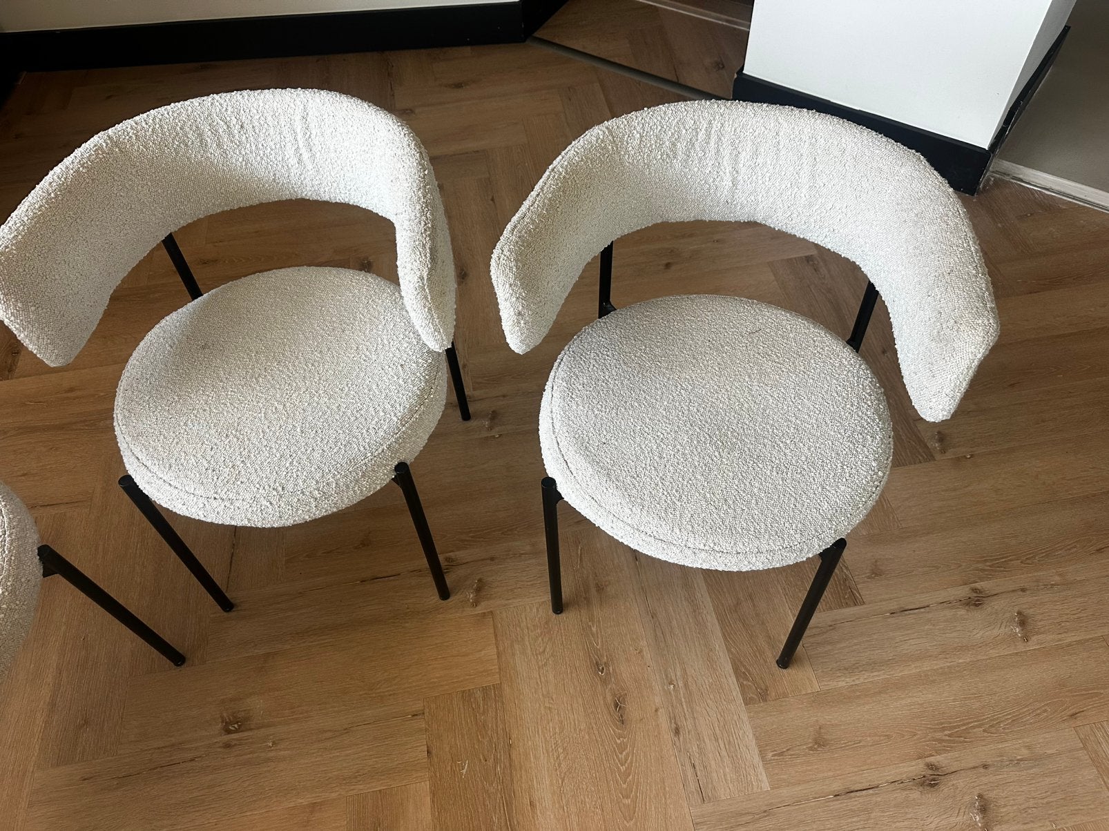 4 eetstoelen voor €150 van wit boucle van karwei, Huis en Inrichting, Ophalen, Gebruikt, Wit, Vier